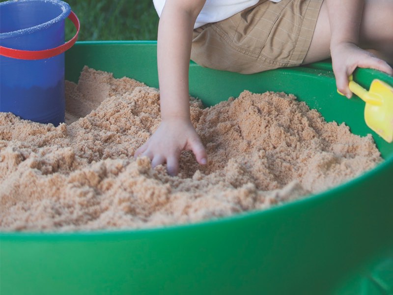 Kids play sand in an aquarium?!? 